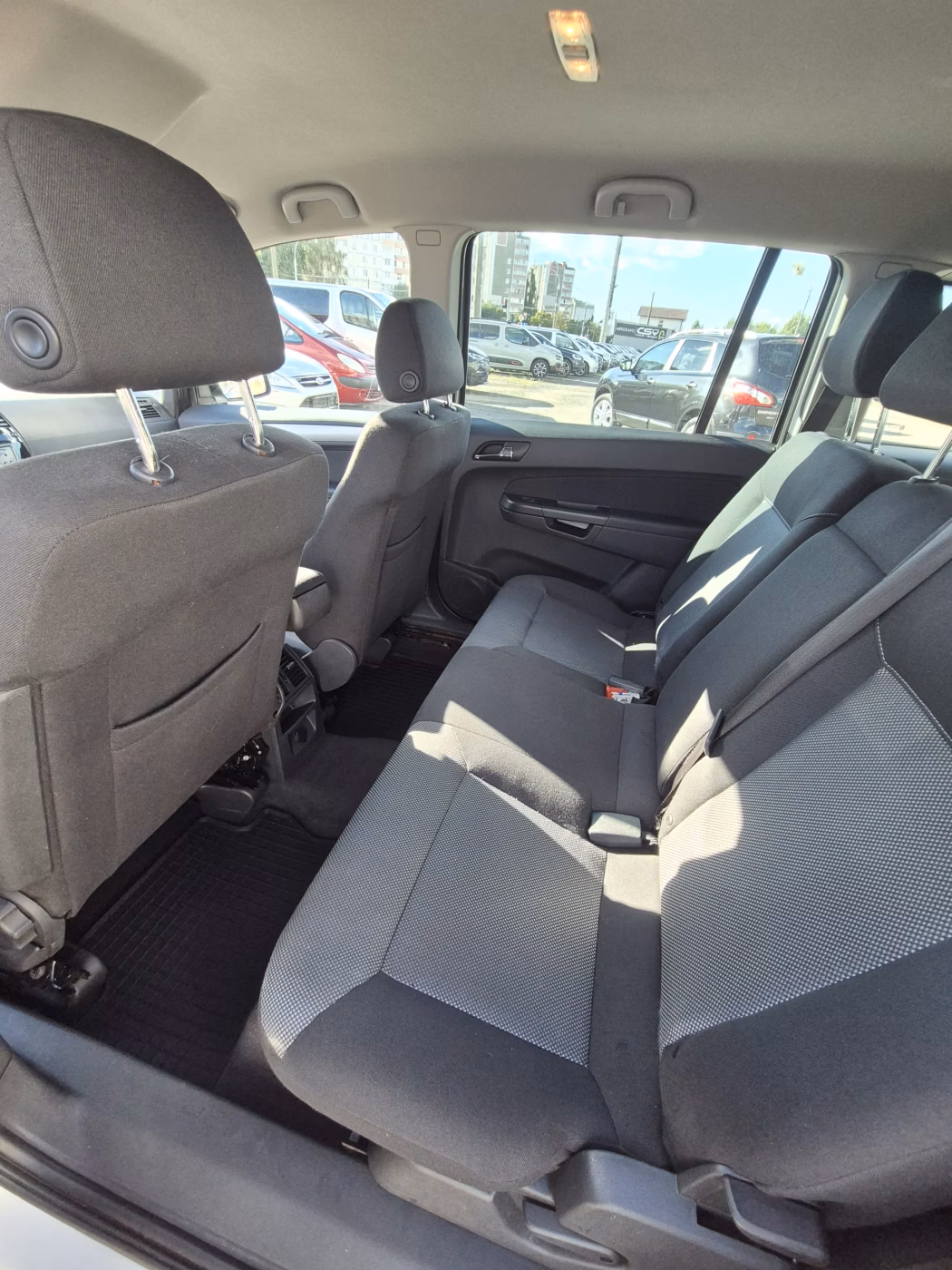 Opel Zafira фото 11