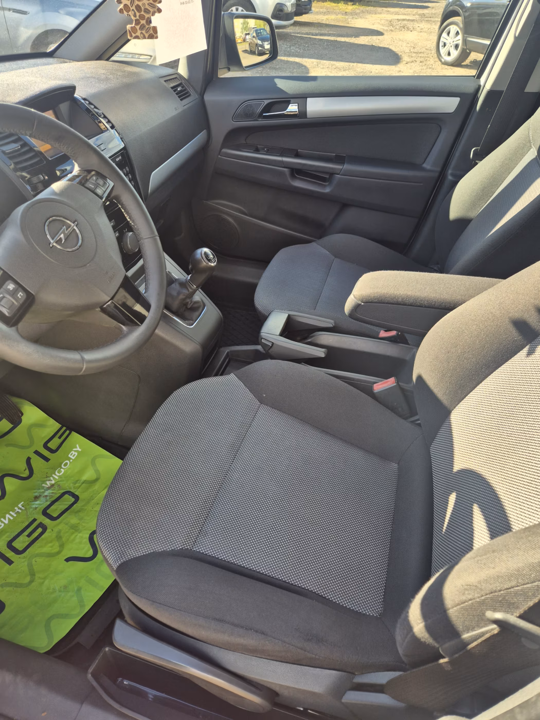 Opel Zafira фото 7