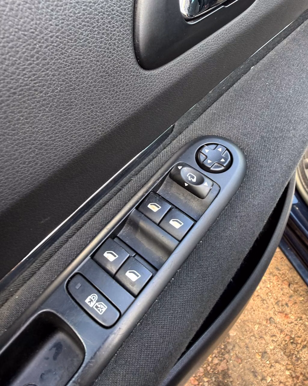 Peugeot 5008 фото 10
