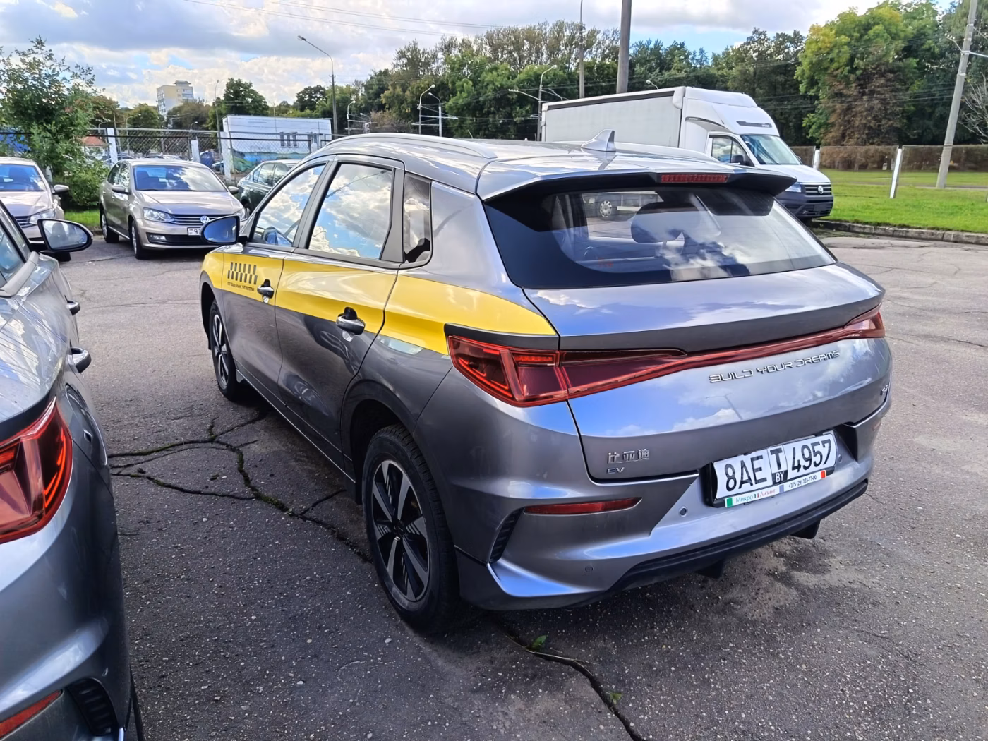 BYD e2 фото 5