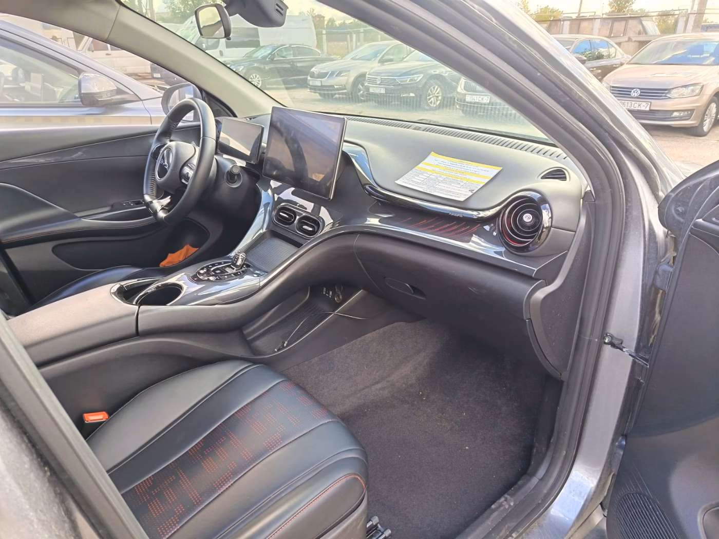 BYD e2 фото 12
