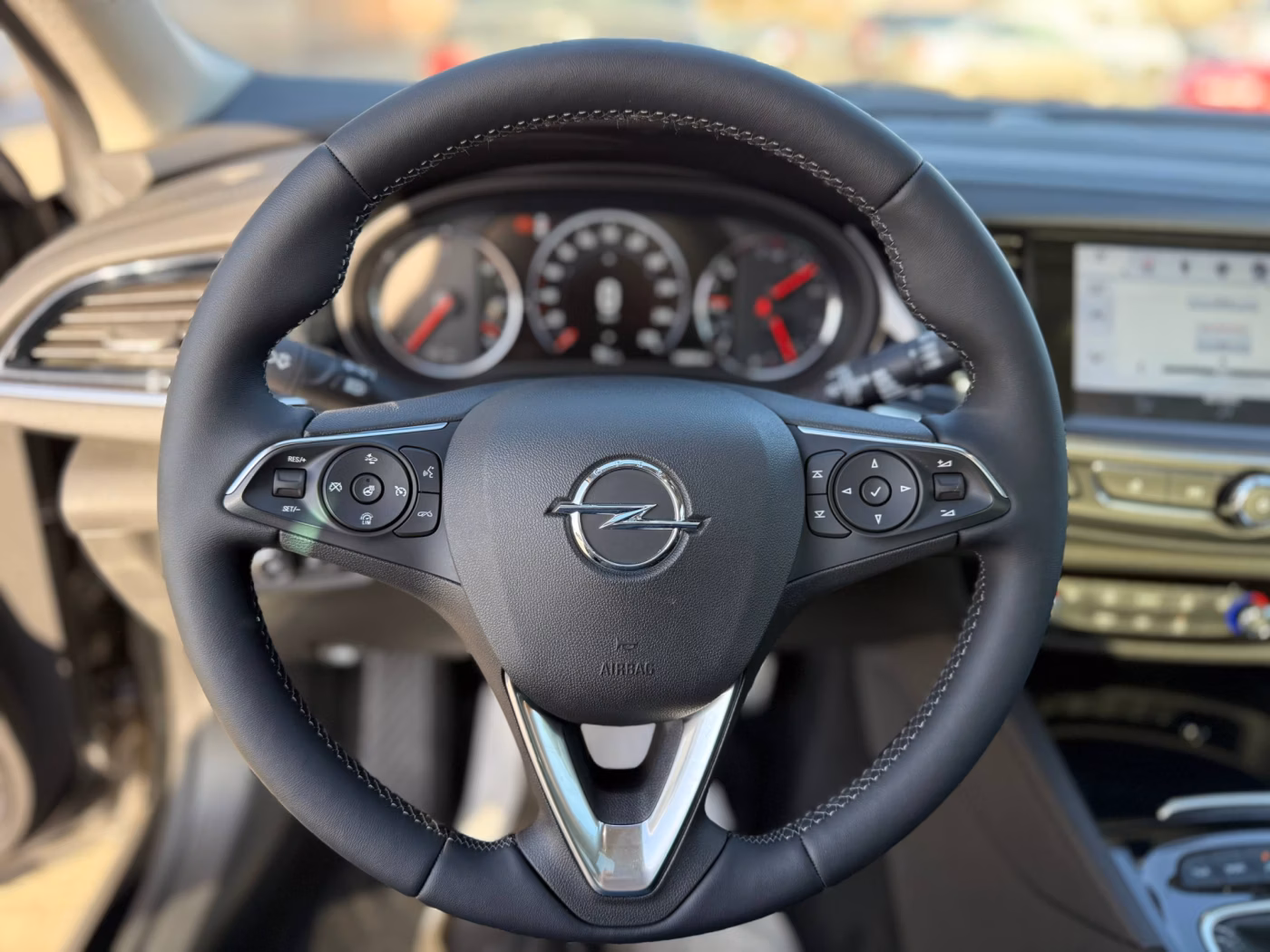 Opel Insignia фото 15