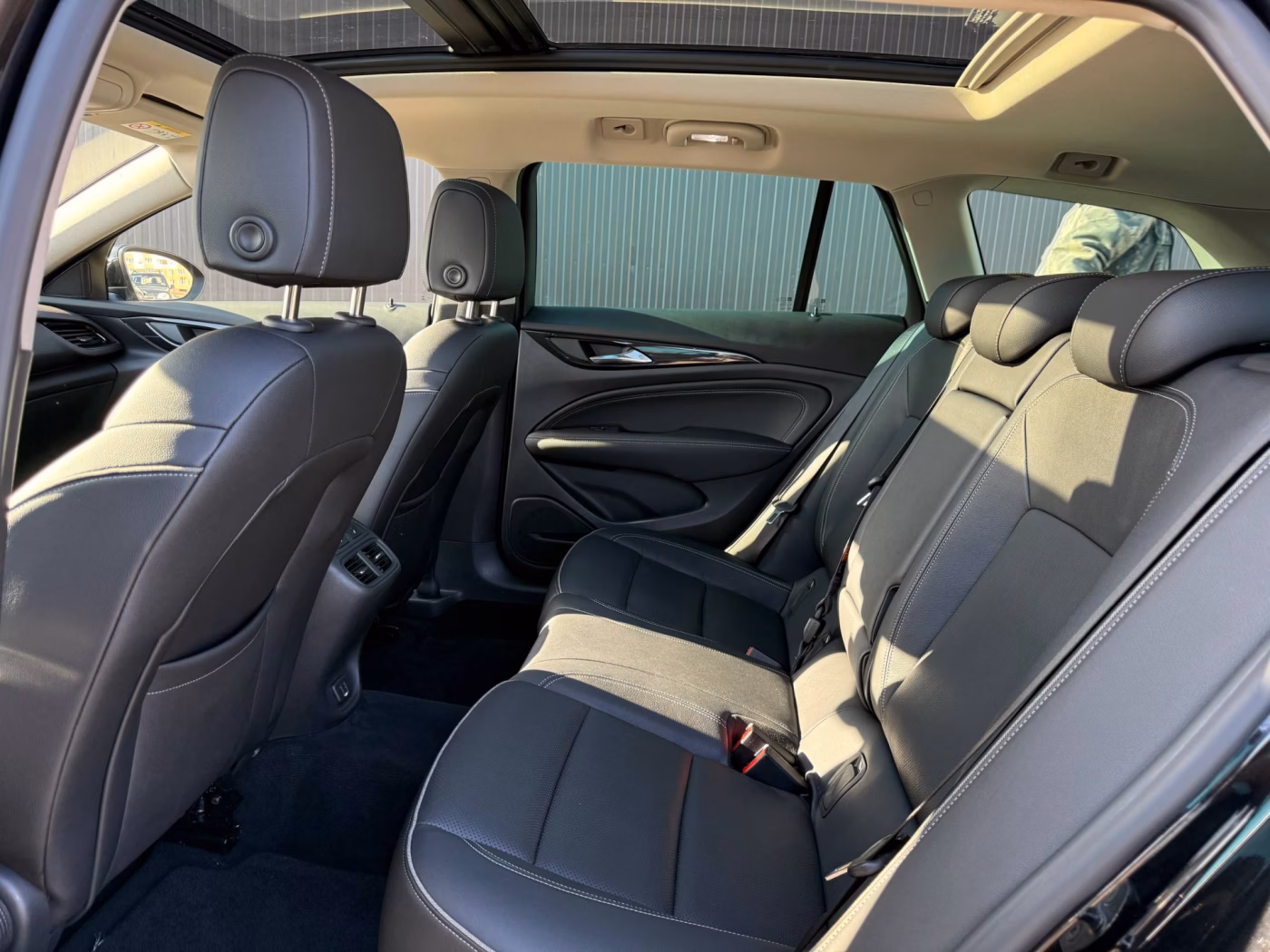 Opel Insignia фото 12