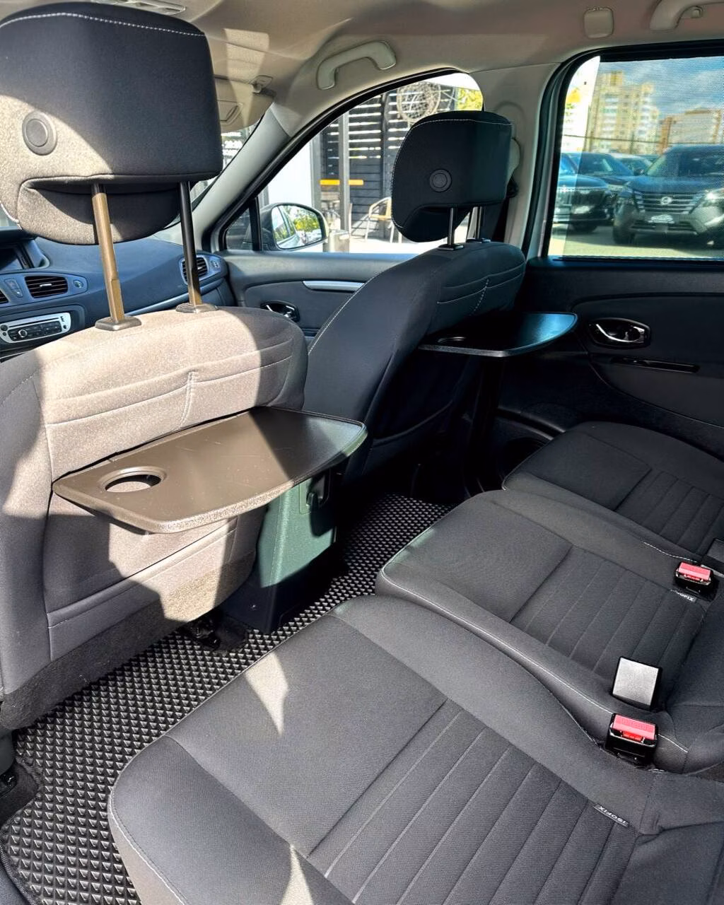Renault Grand Scenic фото 9