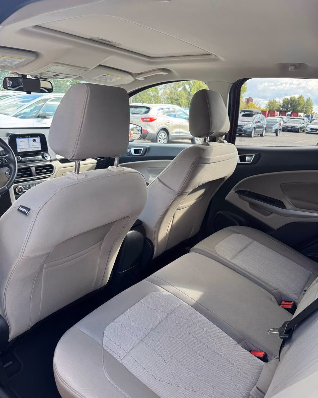 Ford EcoSport фото 9