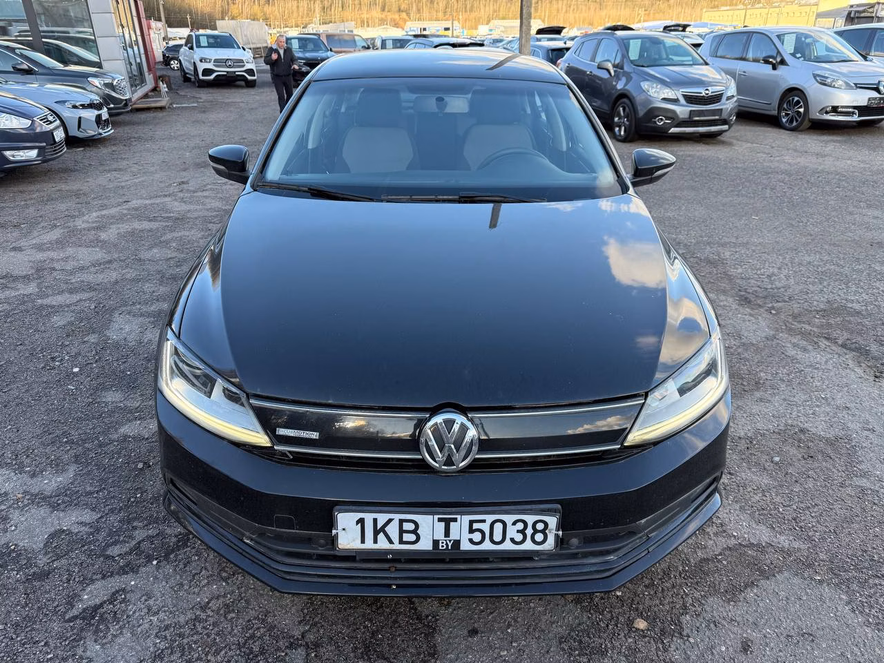 Volkswagen Jetta фото 2