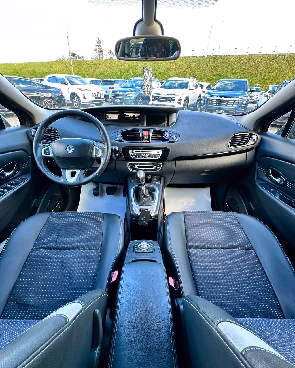 Renault Scenic фото 8