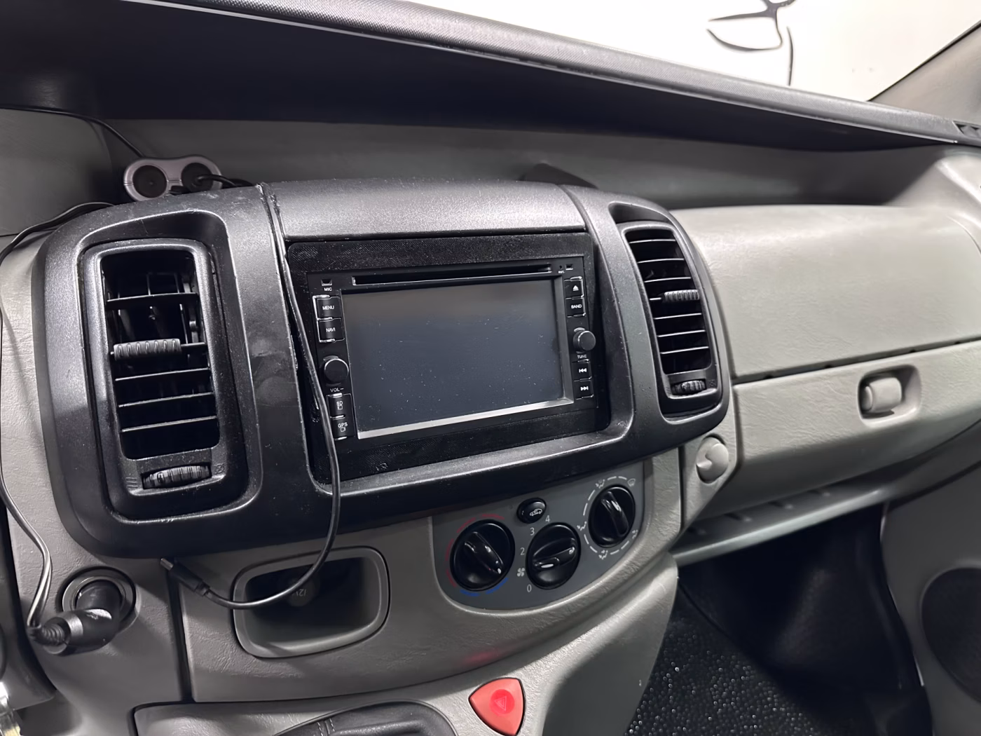 Opel Vivaro фото 9