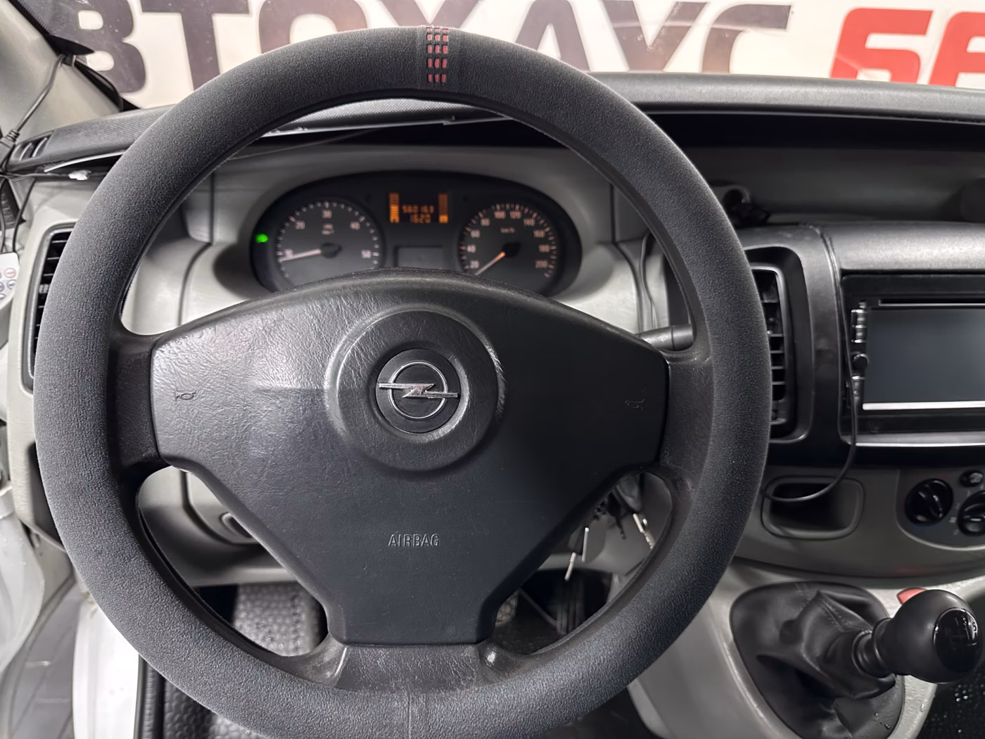 Opel Vivaro фото 10