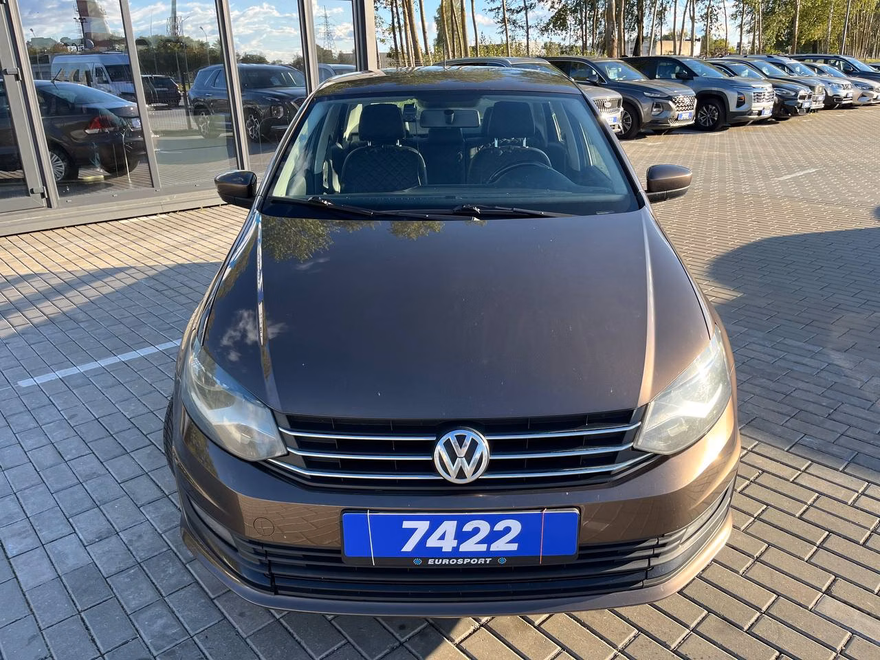 Volkswagen Polo Sedan фото 2