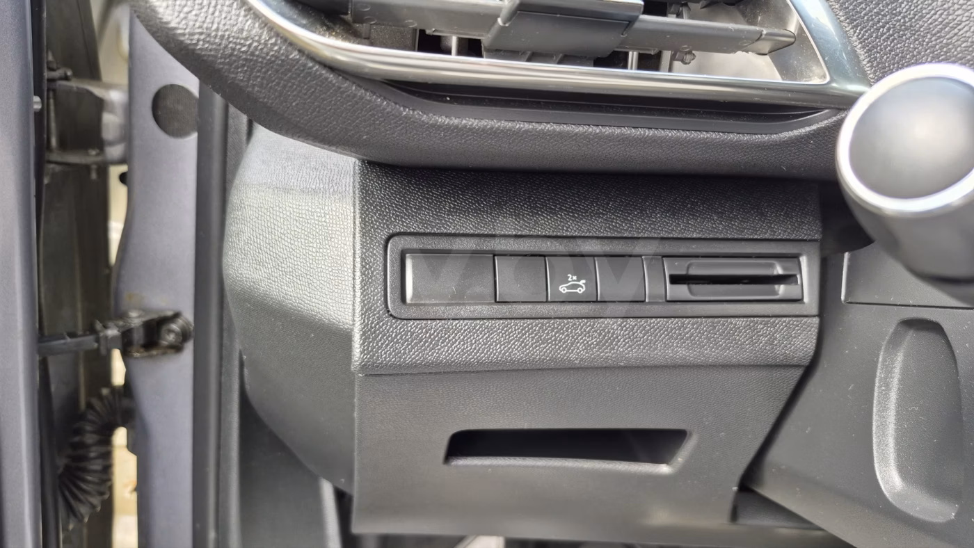 Peugeot 5008 фото 9