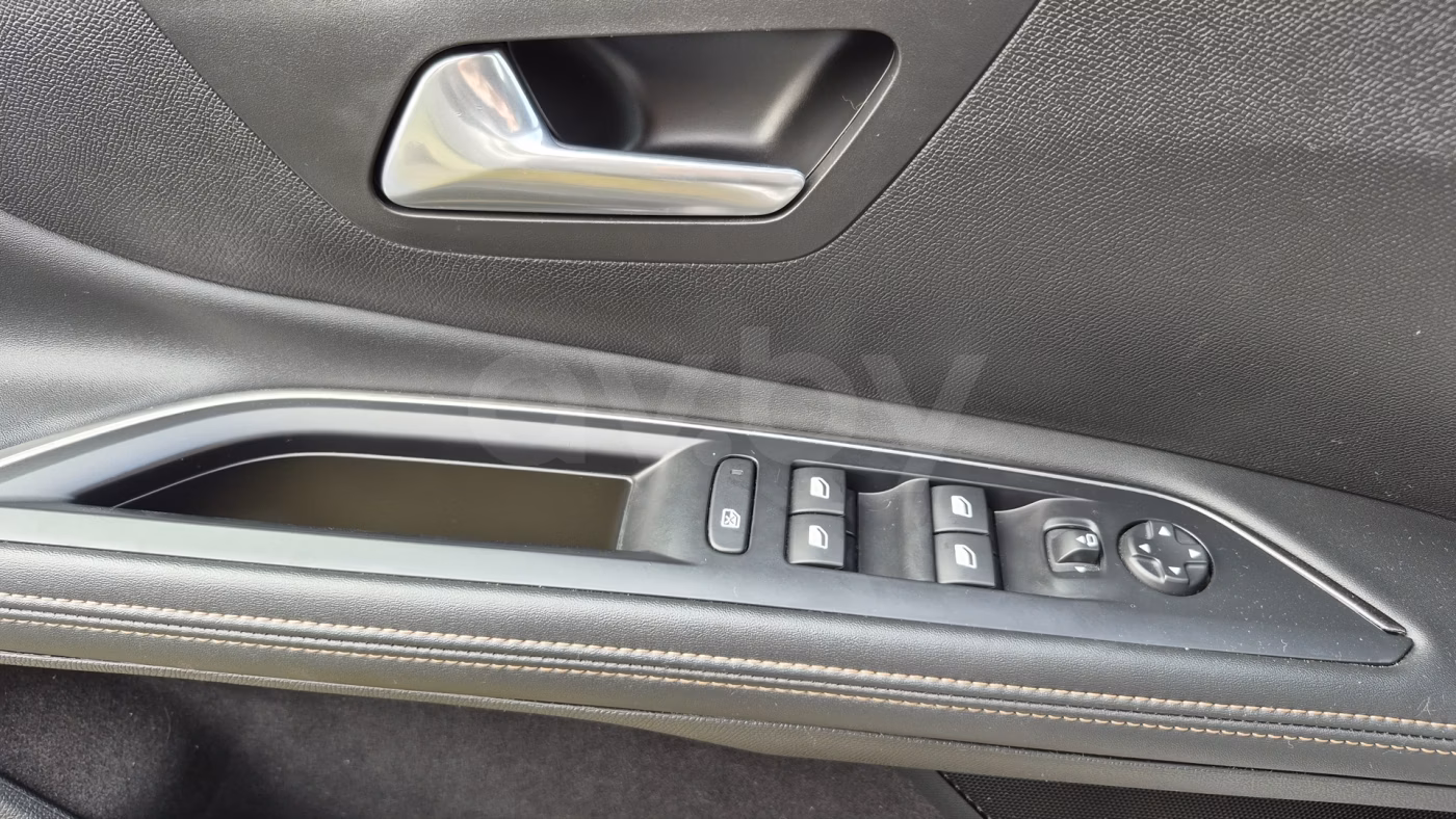 Peugeot 5008 фото 6