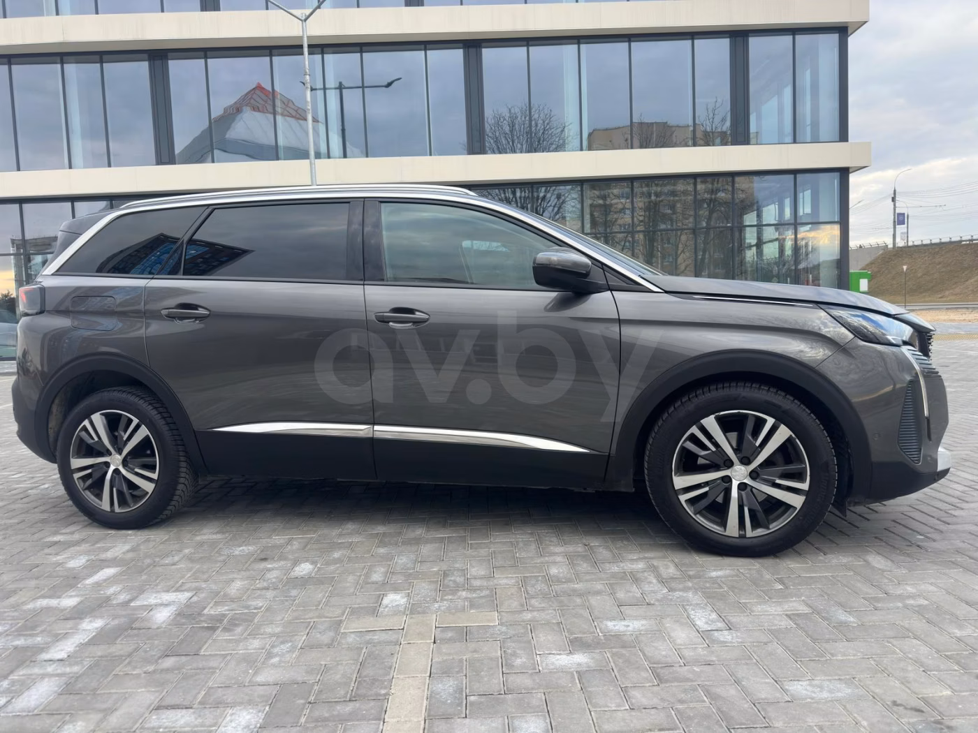 Peugeot 5008 фото 10