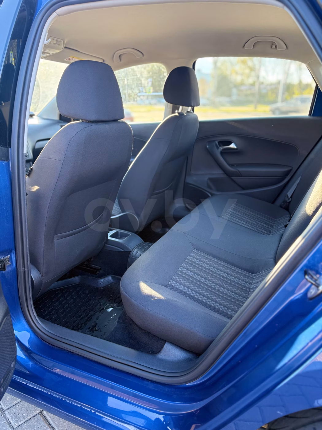 Volkswagen Polo Sedan фото 8