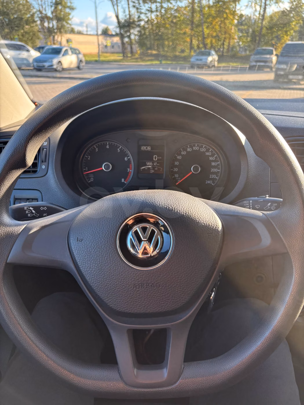 Volkswagen Polo Sedan фото 10