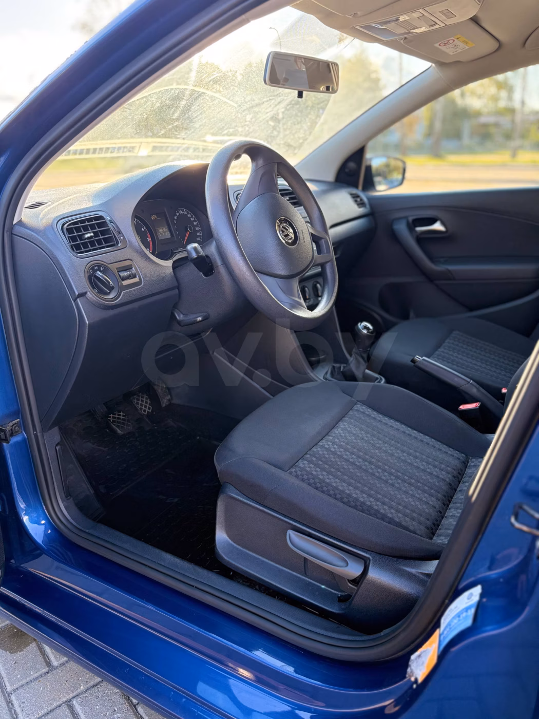 Volkswagen Polo Sedan фото 7