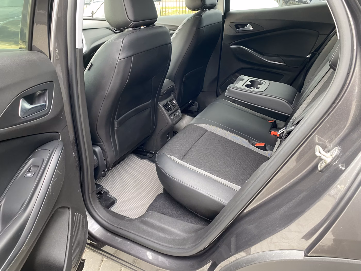 Opel Grandland X фото 11