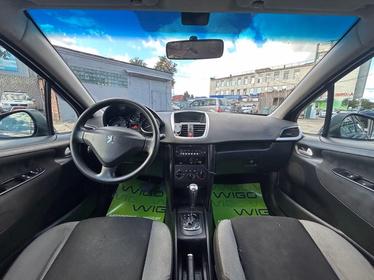 Peugeot 207 фото 11