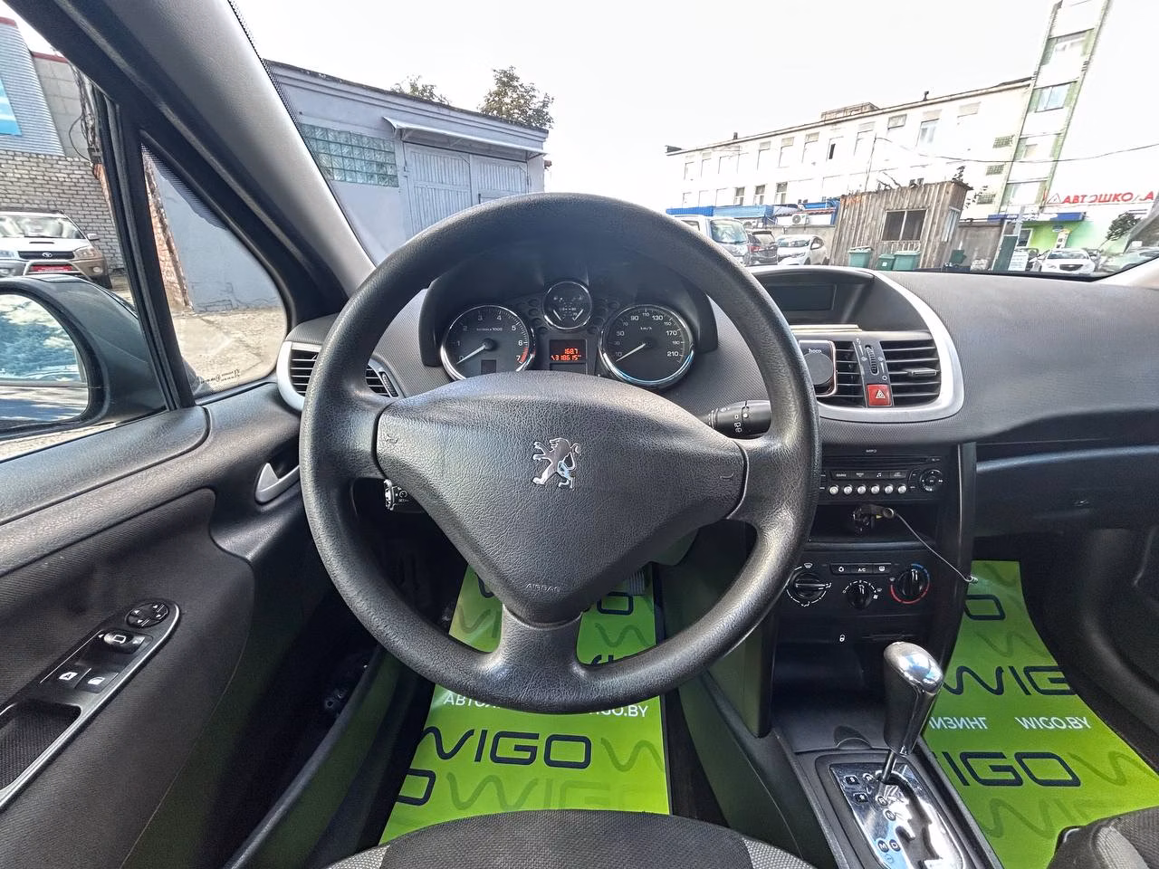 Peugeot 207 фото 12