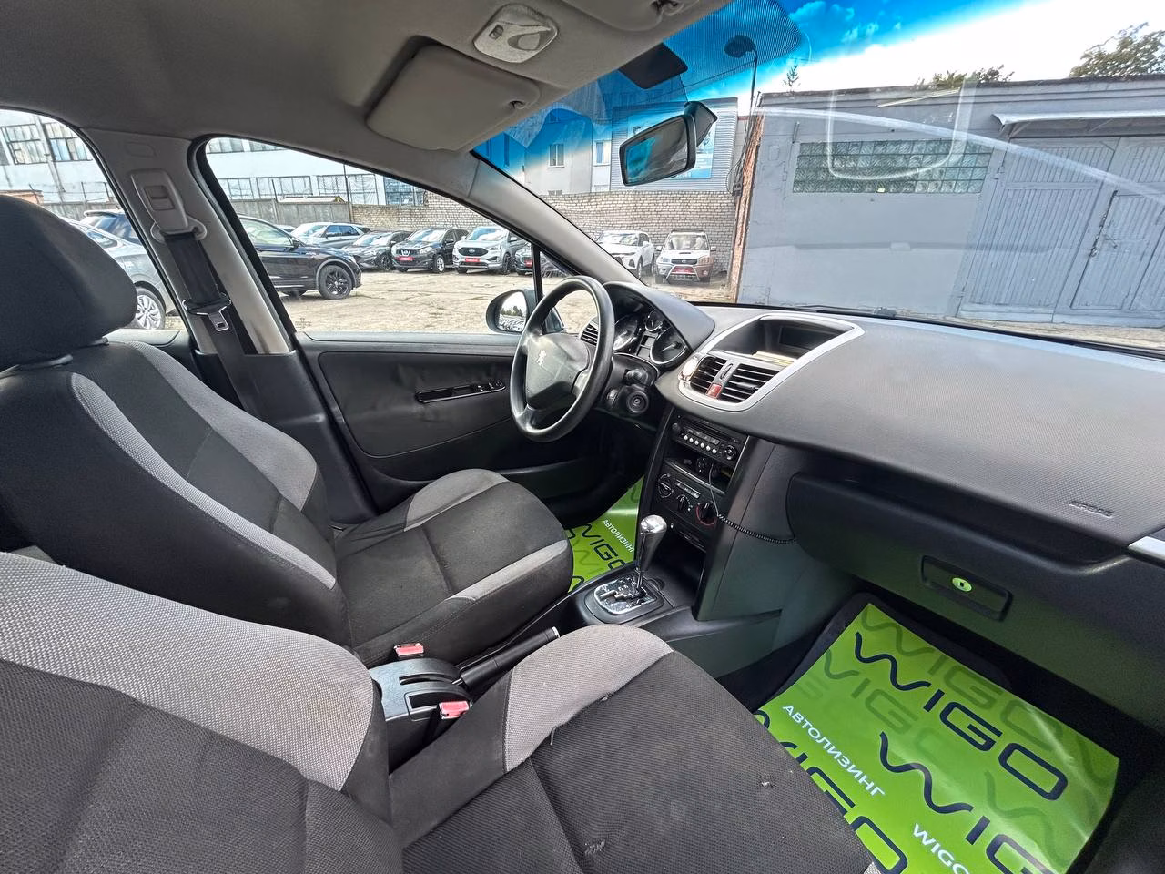 Peugeot 207 фото 14