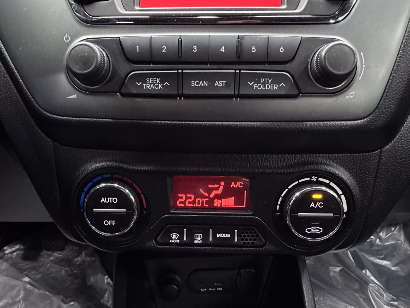 Kia Rio фото 12