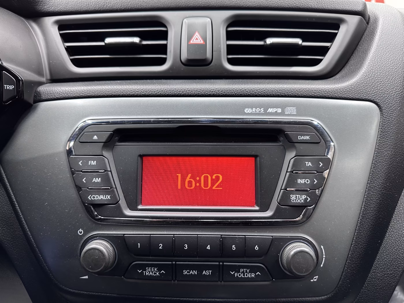 Kia Rio фото 11