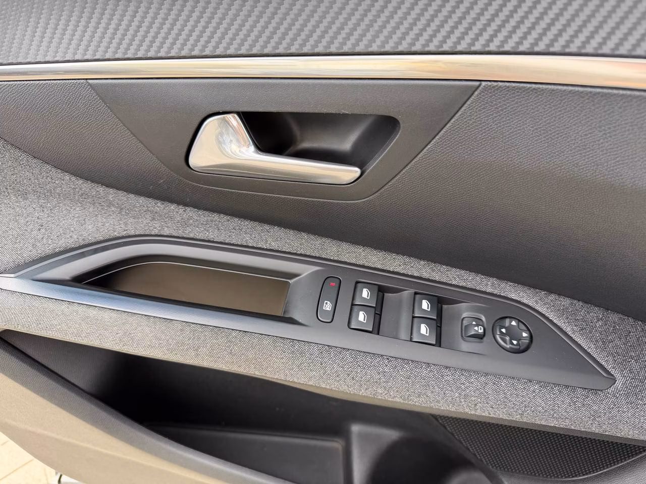 Peugeot 3008 фото 15