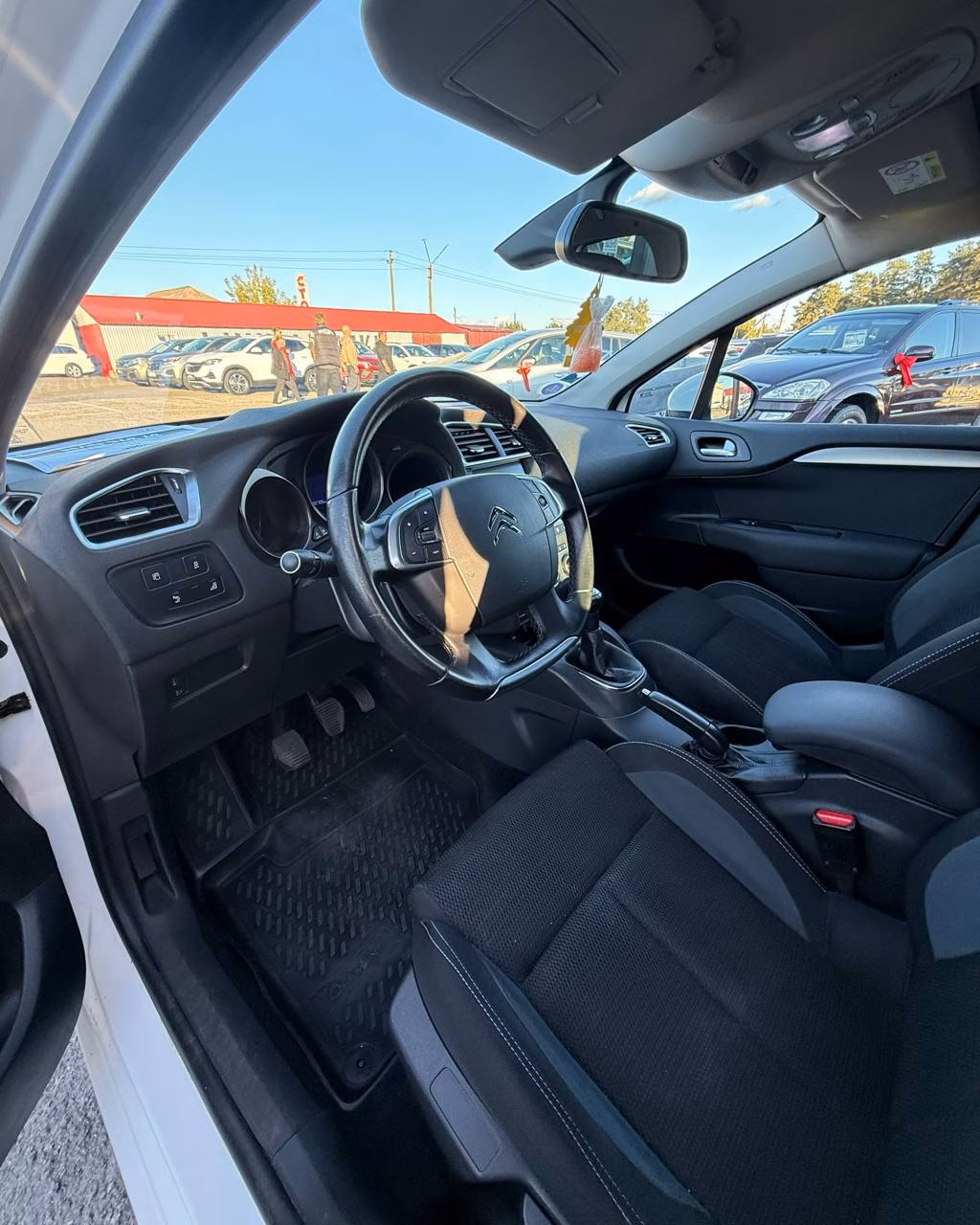 Citroen C4 фото 11
