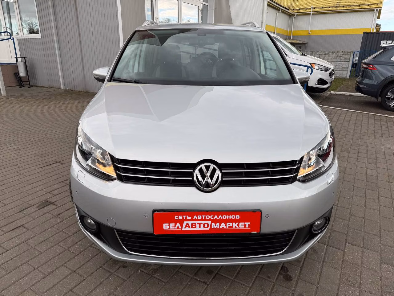 Volkswagen Touran фото 2