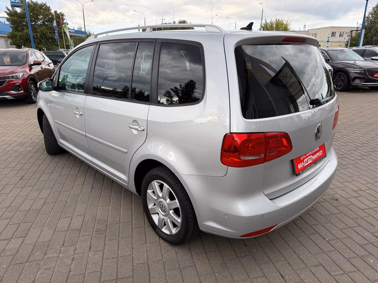 Volkswagen Touran фото 7