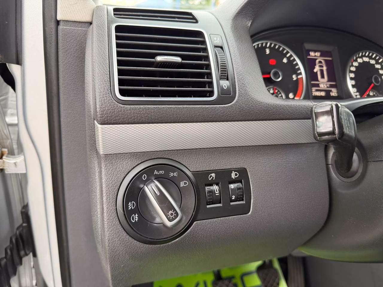 Volkswagen Touran фото 14