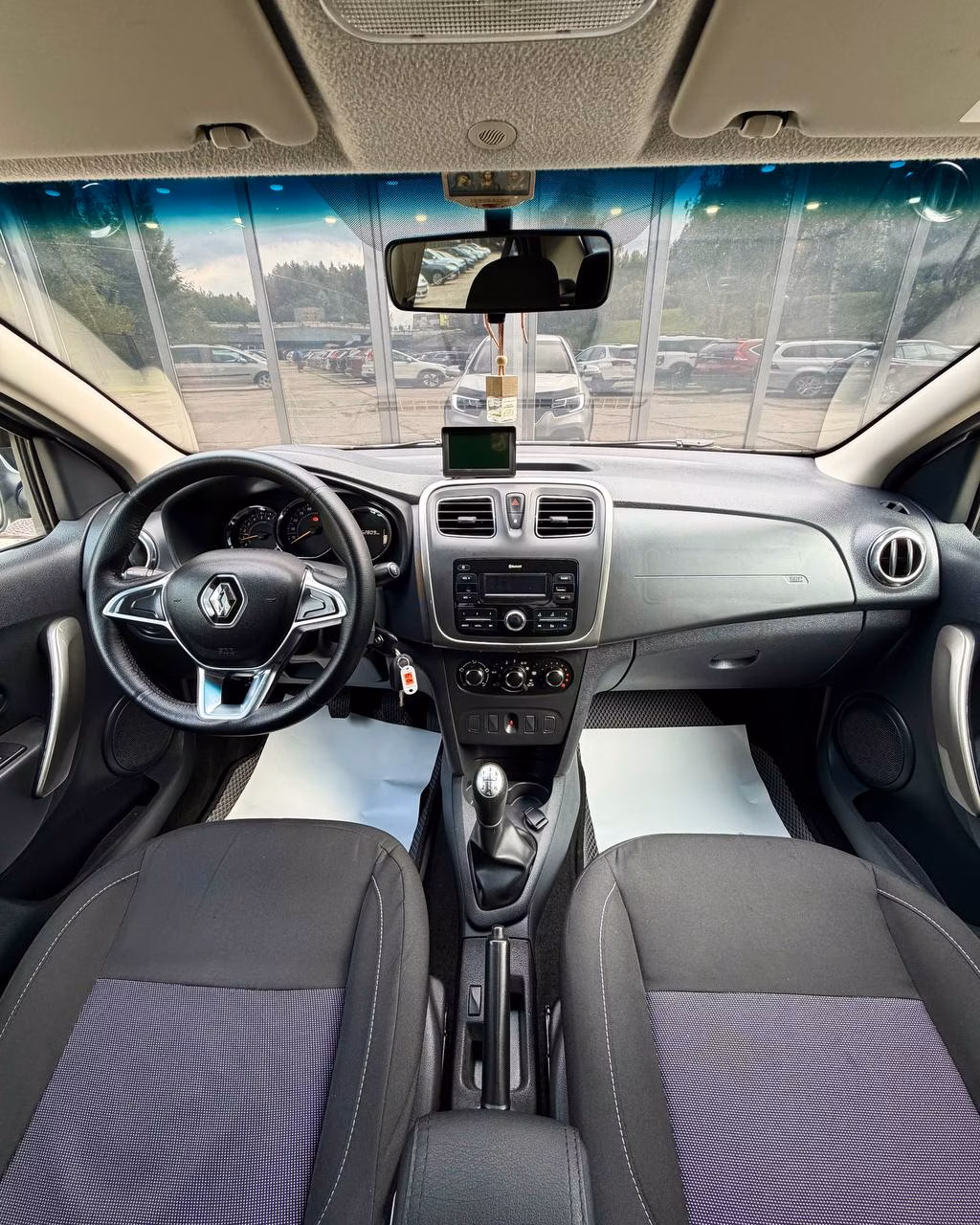 Renault Logan Stepway фото 9