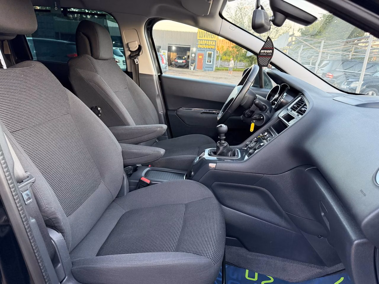 Peugeot 5008 фото 20