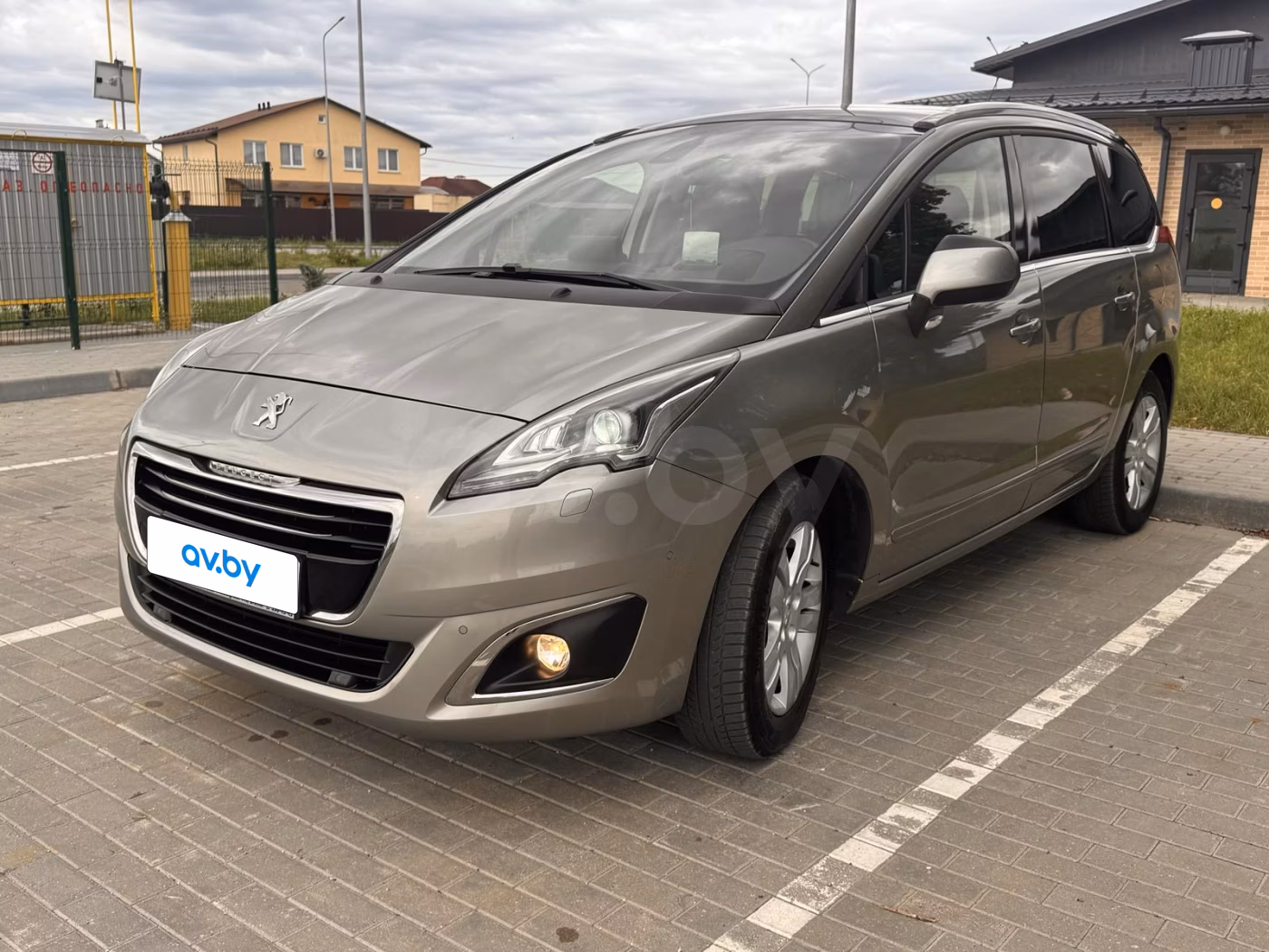 Peugeot 5008 фото 3