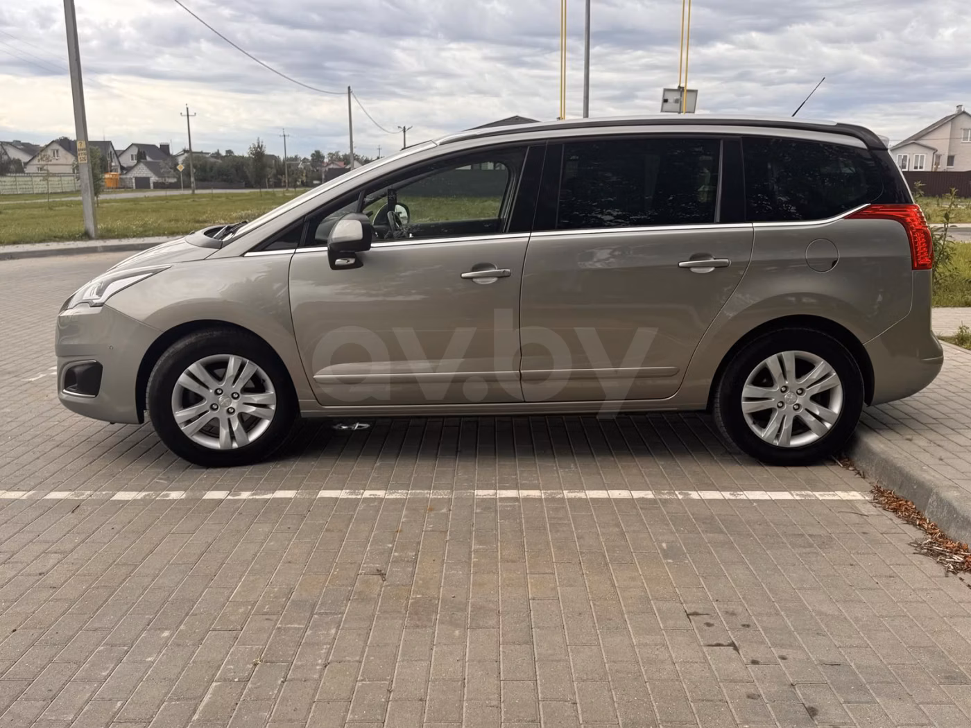Peugeot 5008 фото 4