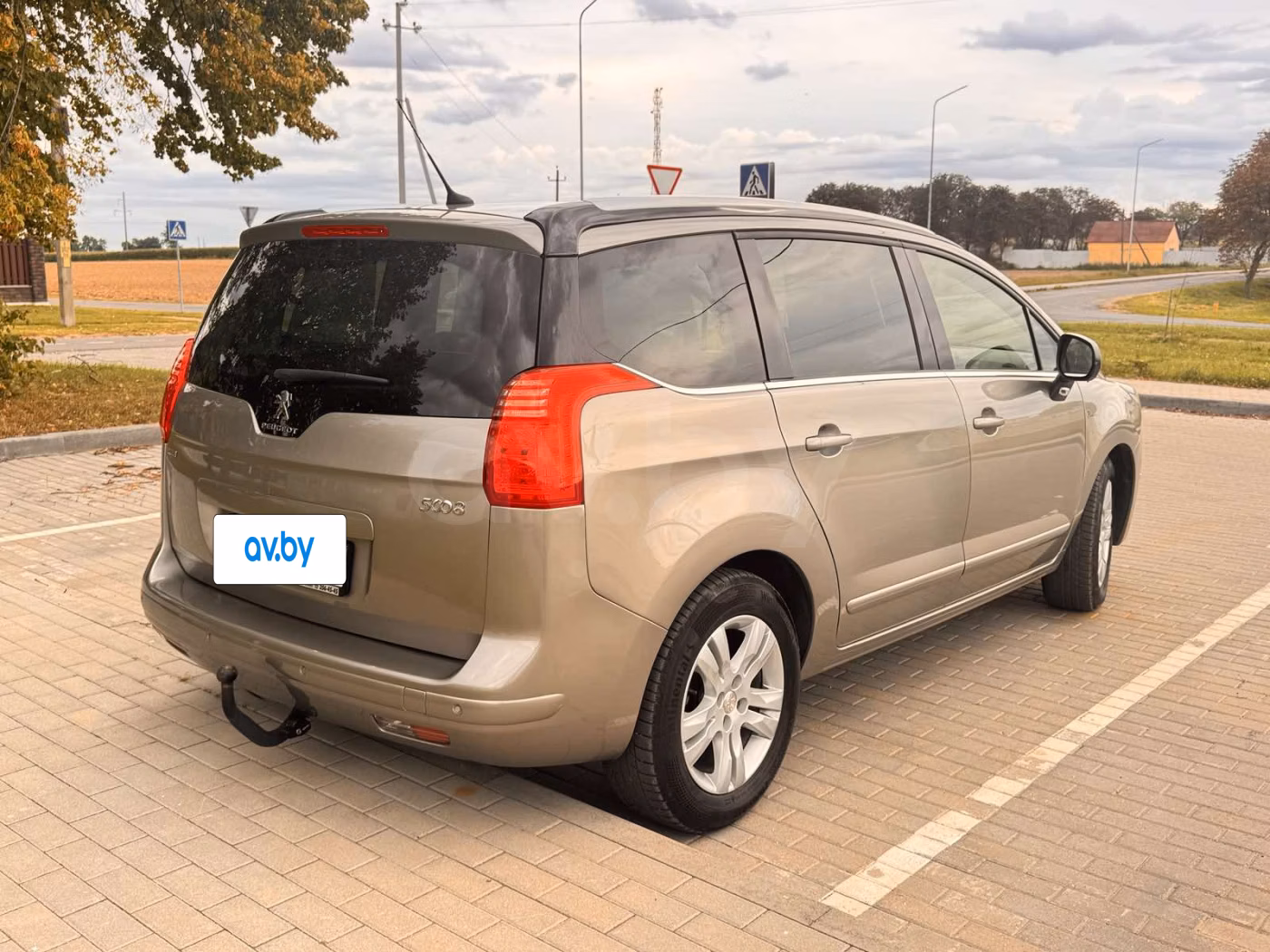 Peugeot 5008 фото 8