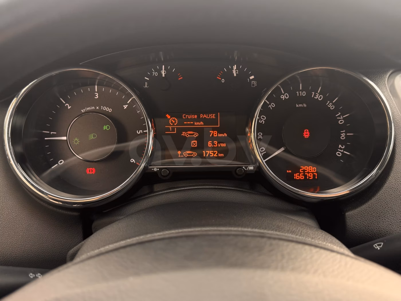 Peugeot 5008 фото 14