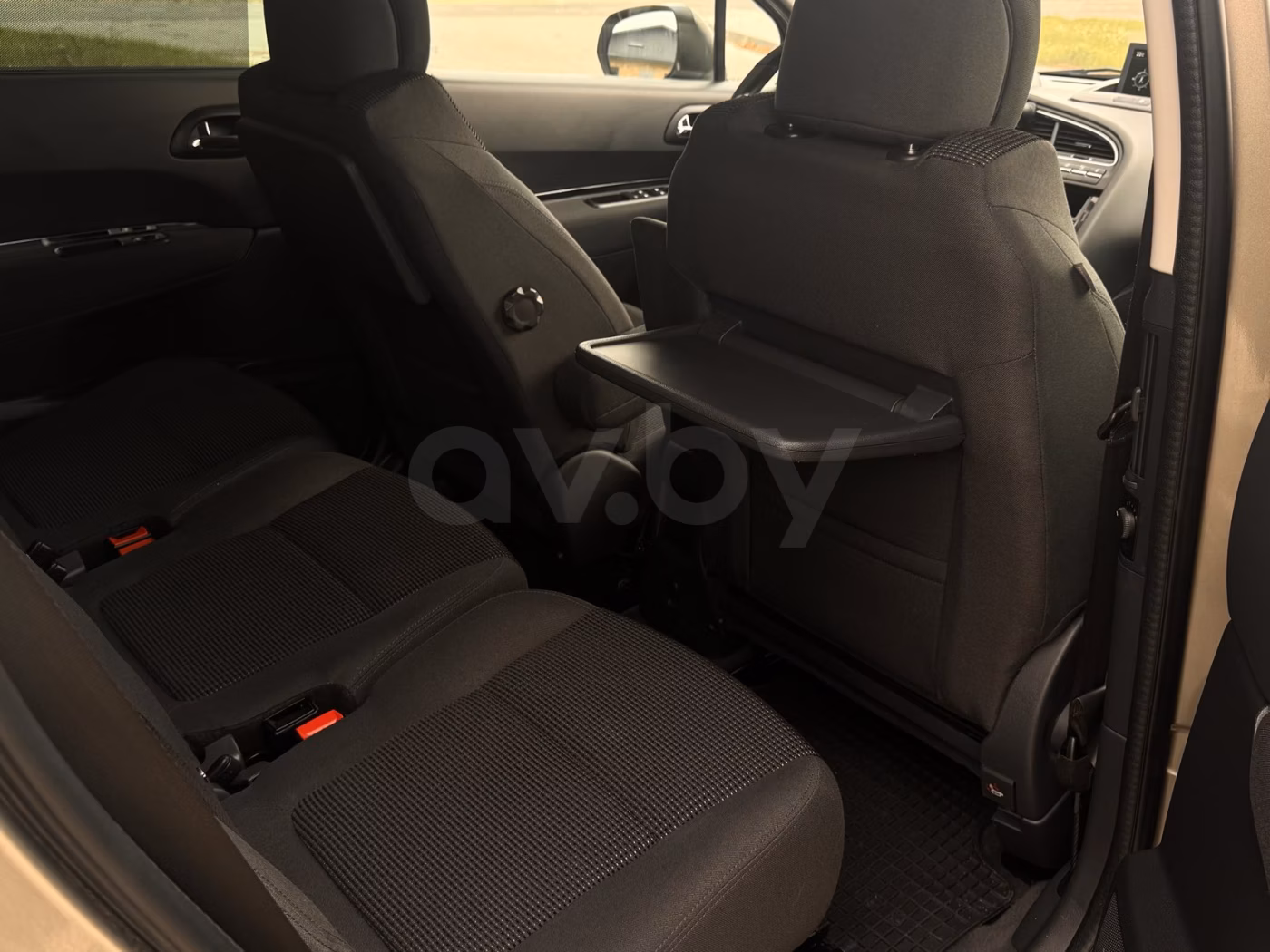 Peugeot 5008 фото 18