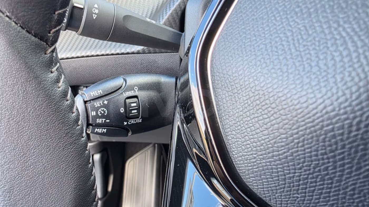 Peugeot 2008 фото 10