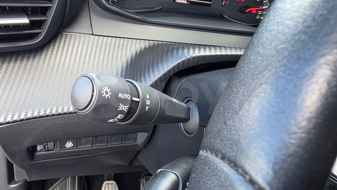 Peugeot 2008 фото 13