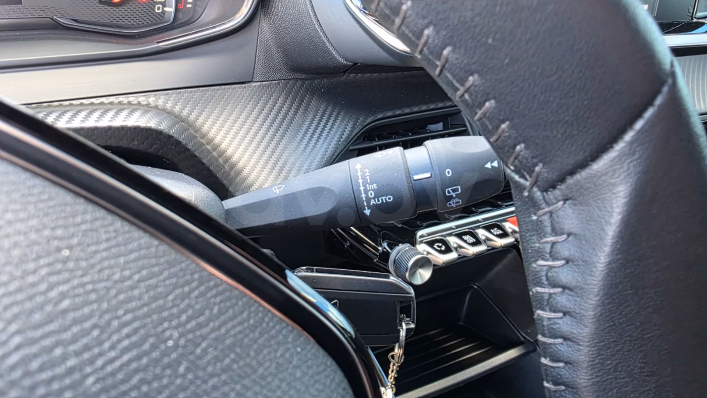 Peugeot 2008 фото 18