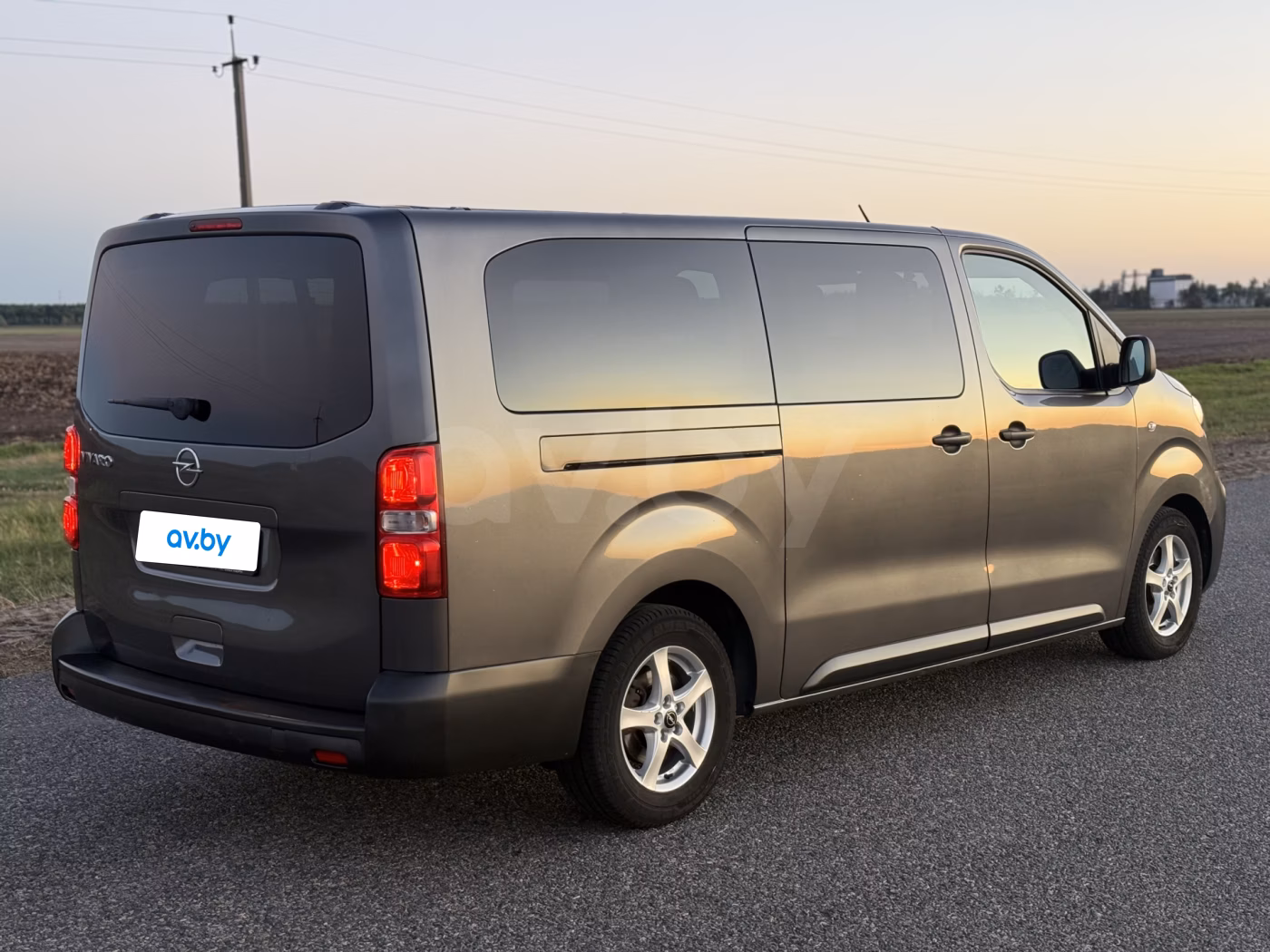Opel Vivaro фото 5