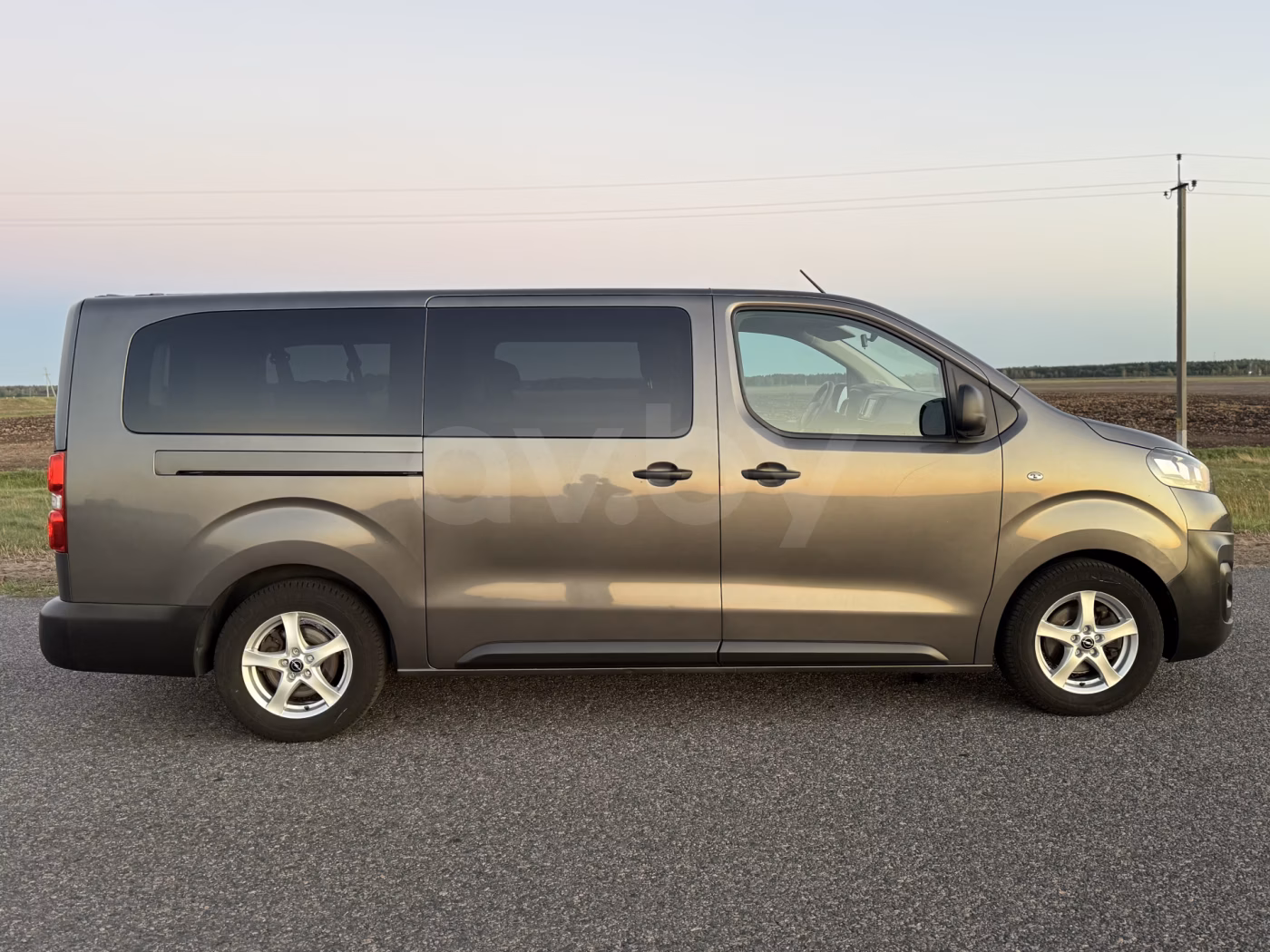 Opel Vivaro фото 6