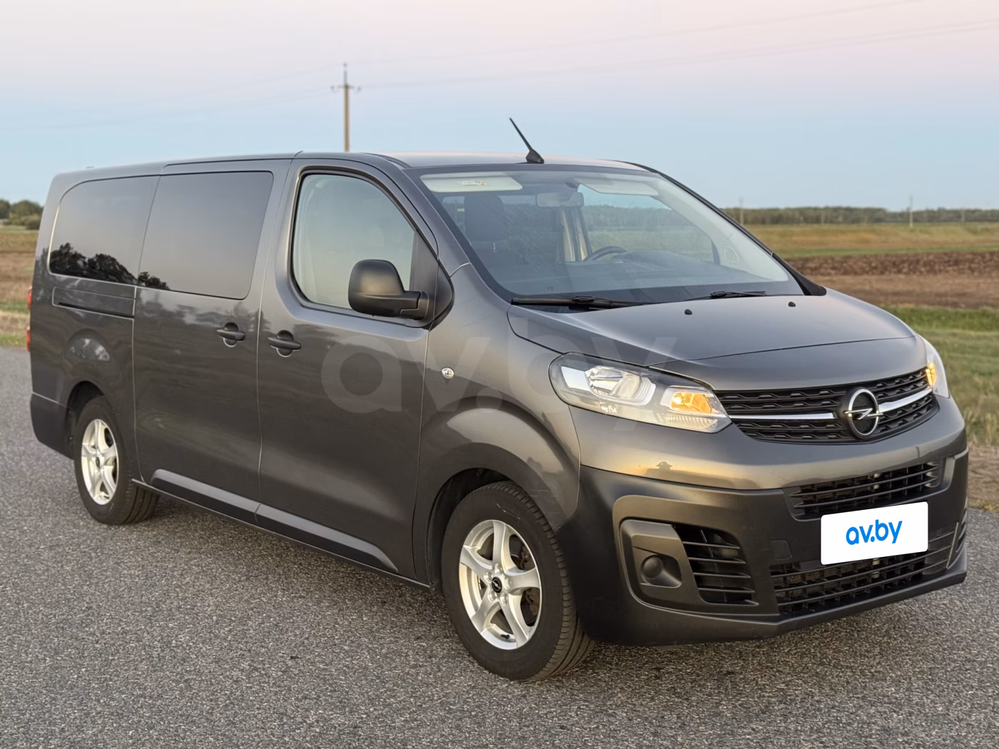 Opel Vivaro фото 7