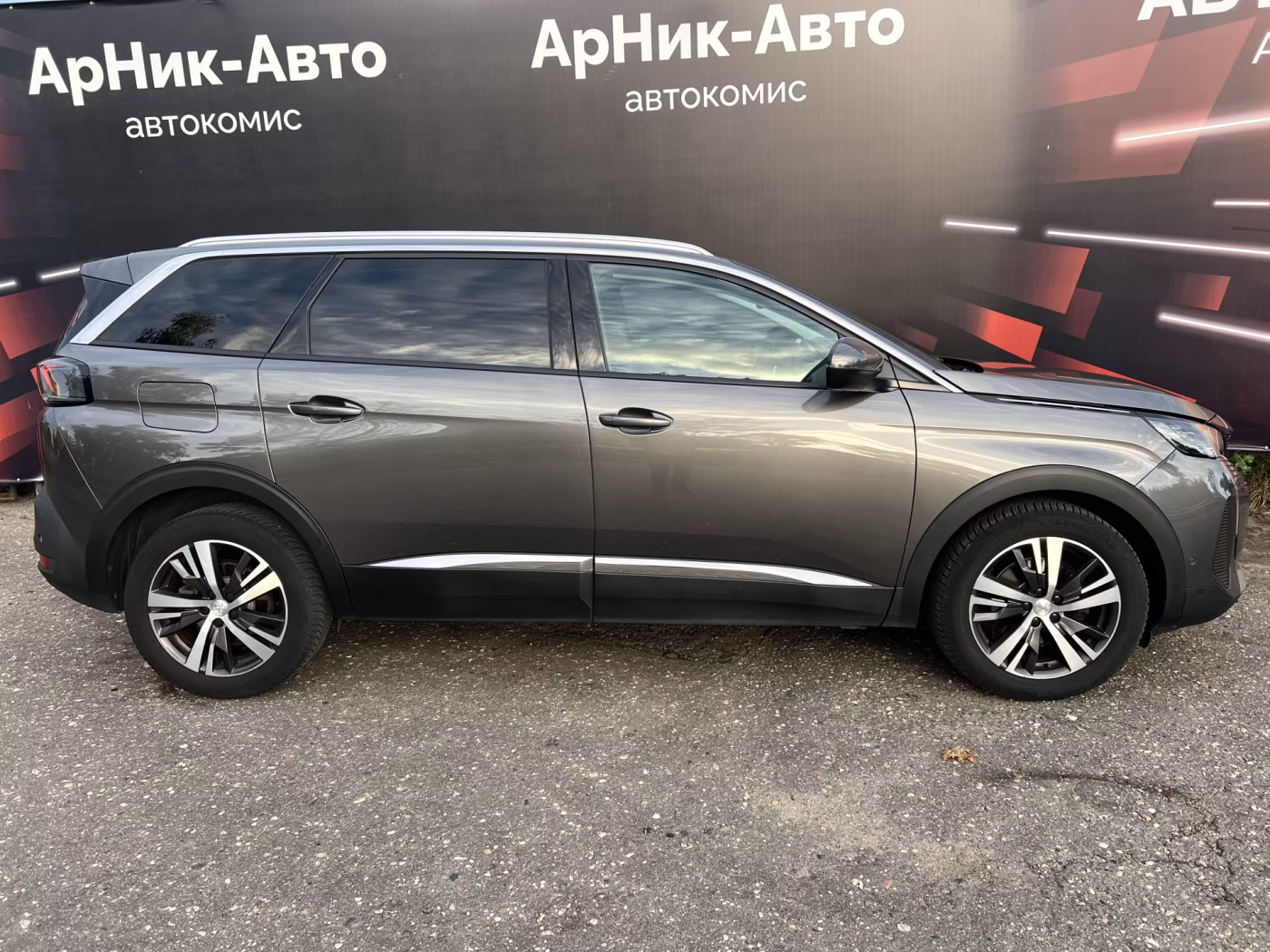 Peugeot 5008 фото 8