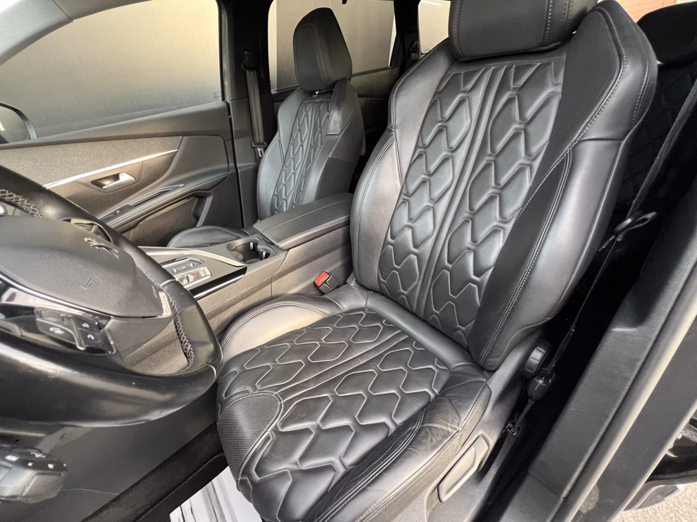 Peugeot 5008 фото 16