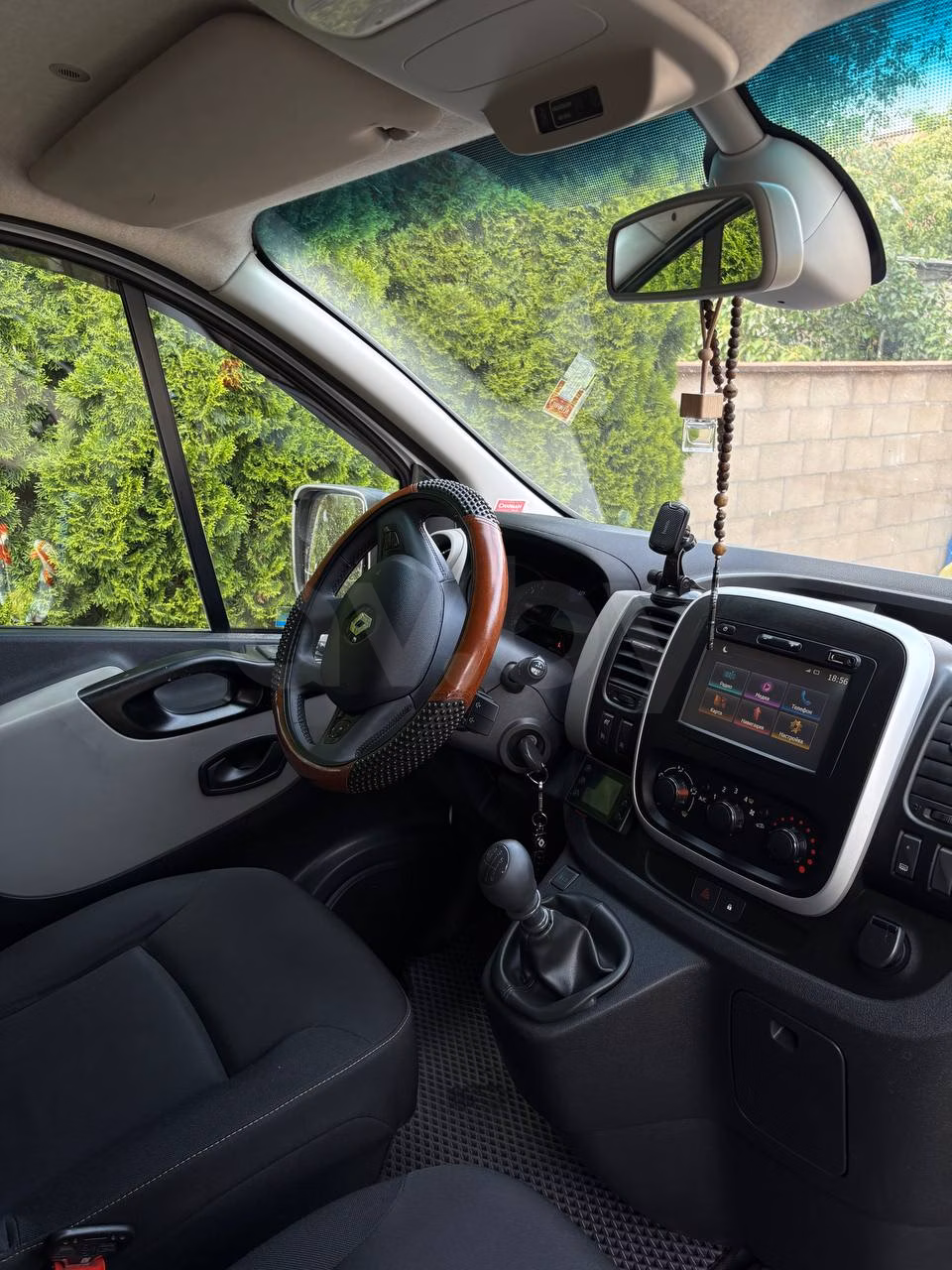 Renault Trafic фото 10