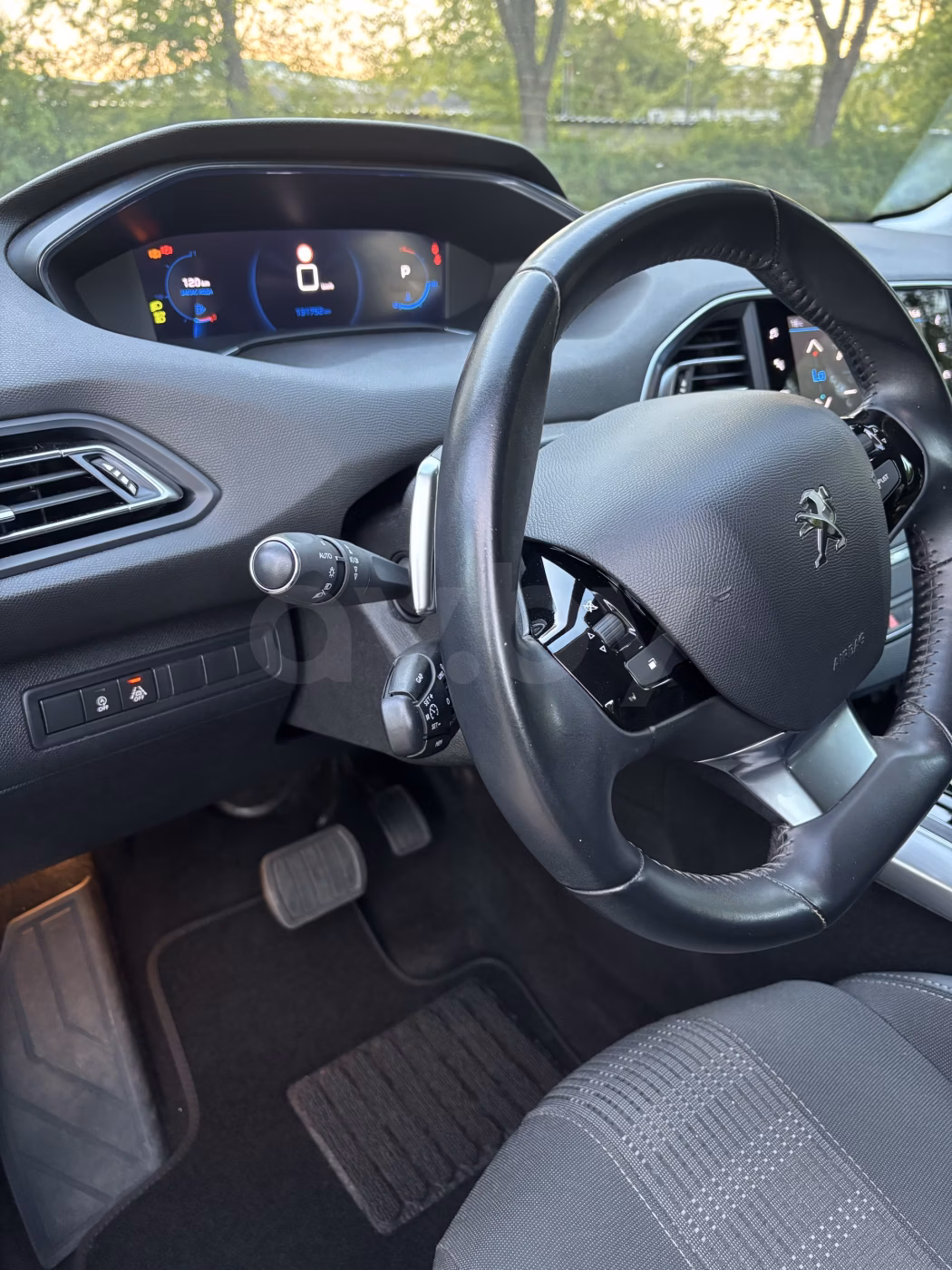 Peugeot 308 фото 12