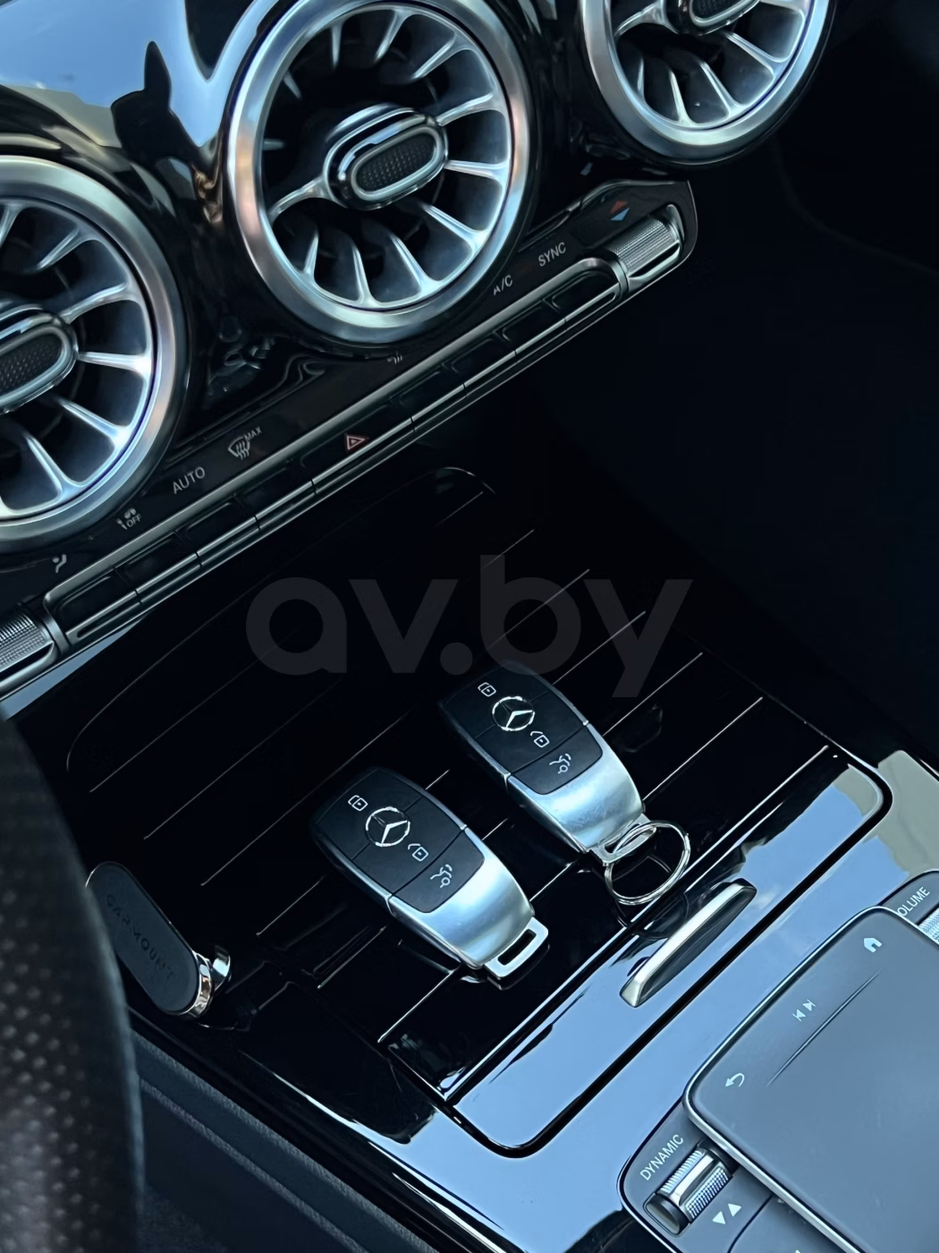 Mercedes-Benz CLA фото 9