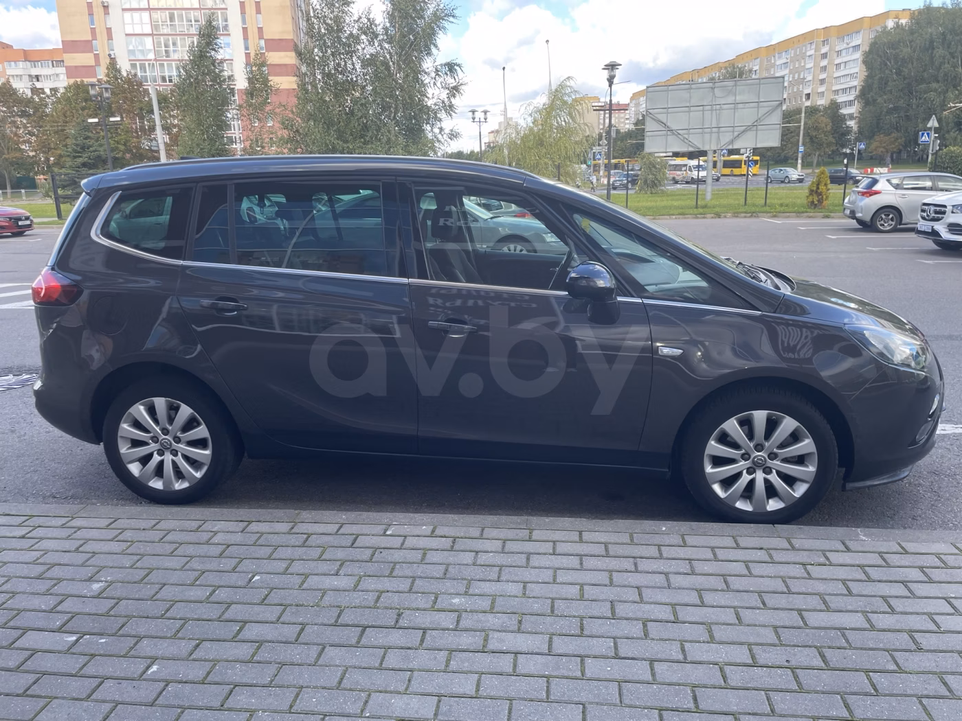 Opel Zafira фото 2